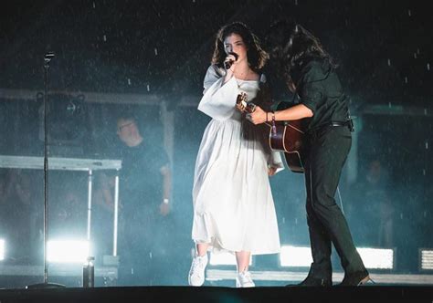 25 Best Female Indie Singers of All Time .